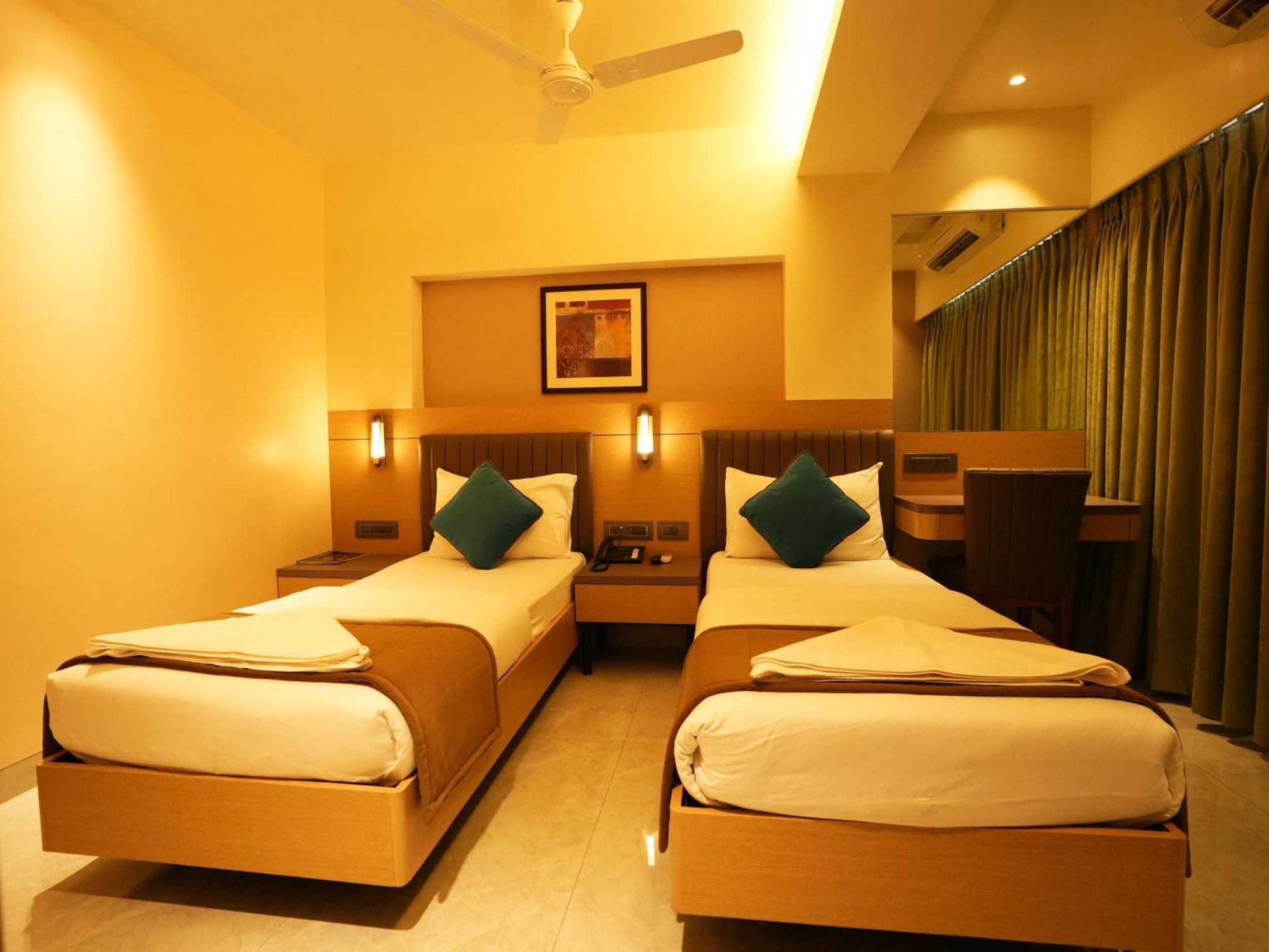 Rama Krishna Hotel — Photos 1